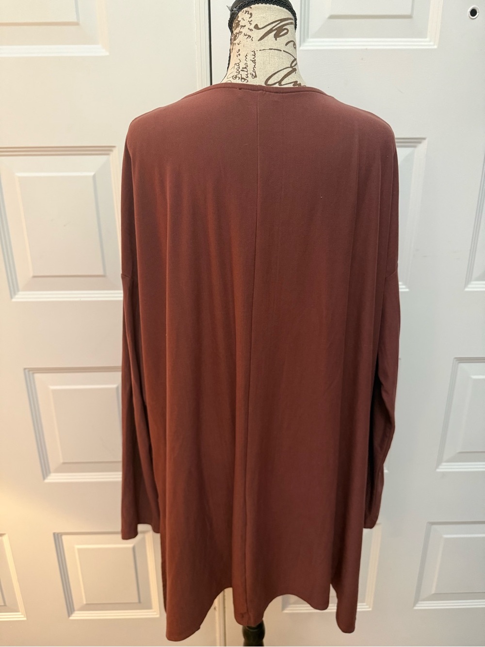 white birch V-Neck Long Sleeve Top in mauve - Picture 5 of 8